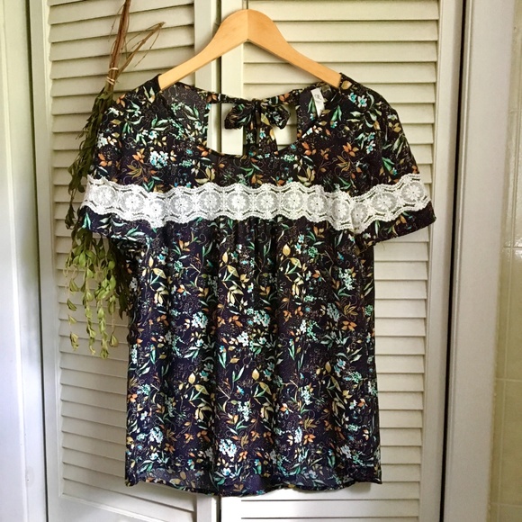 {NY Collection} Chiffon Tie Square Back Lace Tee - Picture 6 of 8